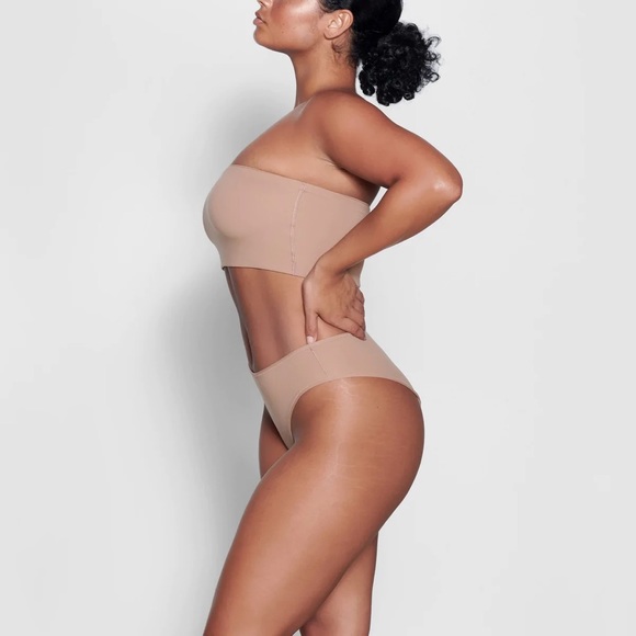 SKIMS Fits Everybody Bandeau in Sienna - Picture 2 of 10